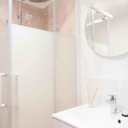 L Etoile Filante - 2 Pieces De Caractere Tours