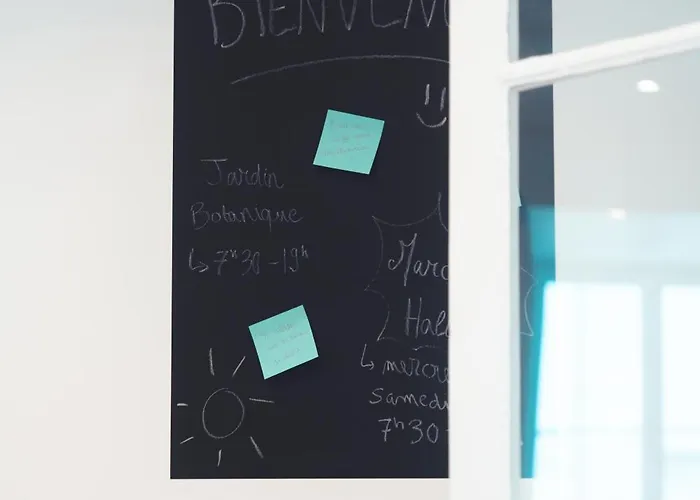 Daire L Etoile Filante - 2 Pieces De Caractere