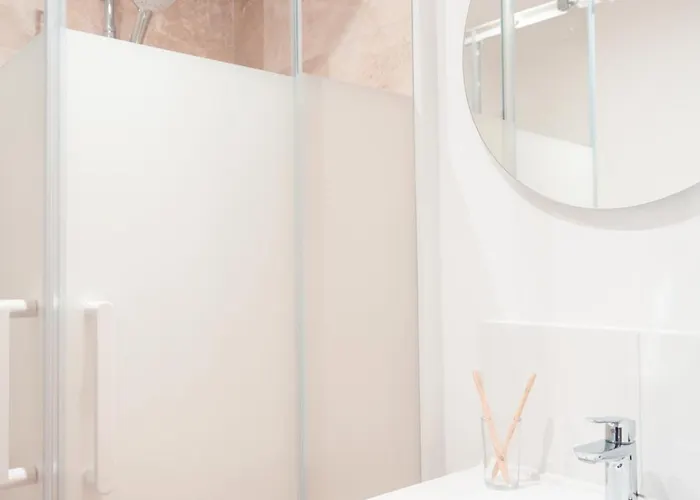 L Etoile Filante - 2 Pieces De Caractere Tours